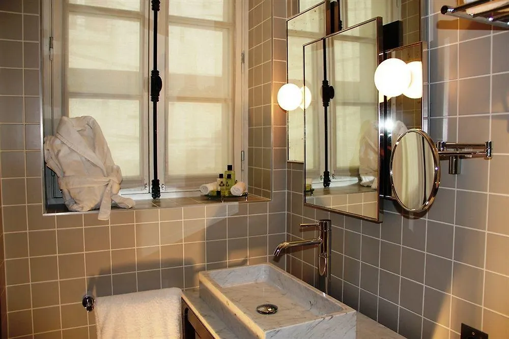 Hotel Saint Dominique Paris