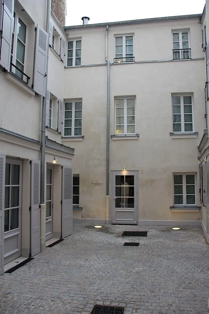 Hotel Saint Dominique 4*